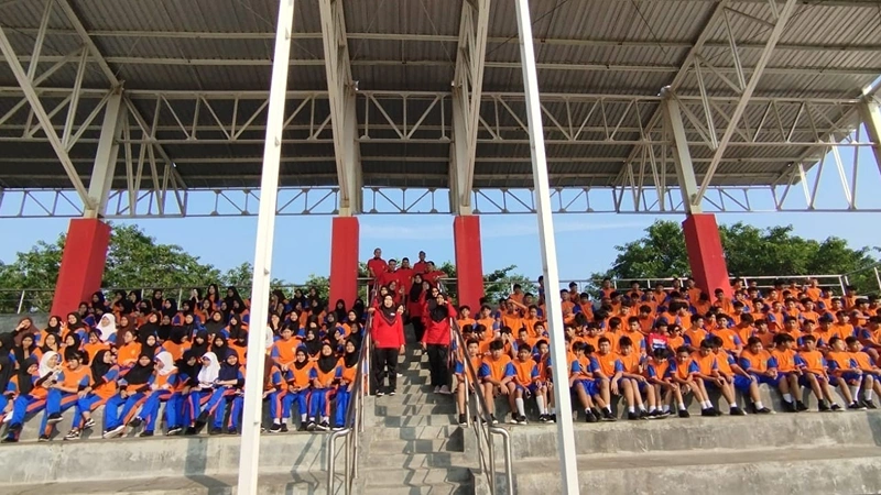 Kegiatan Orientasi Siswa di Lapangan